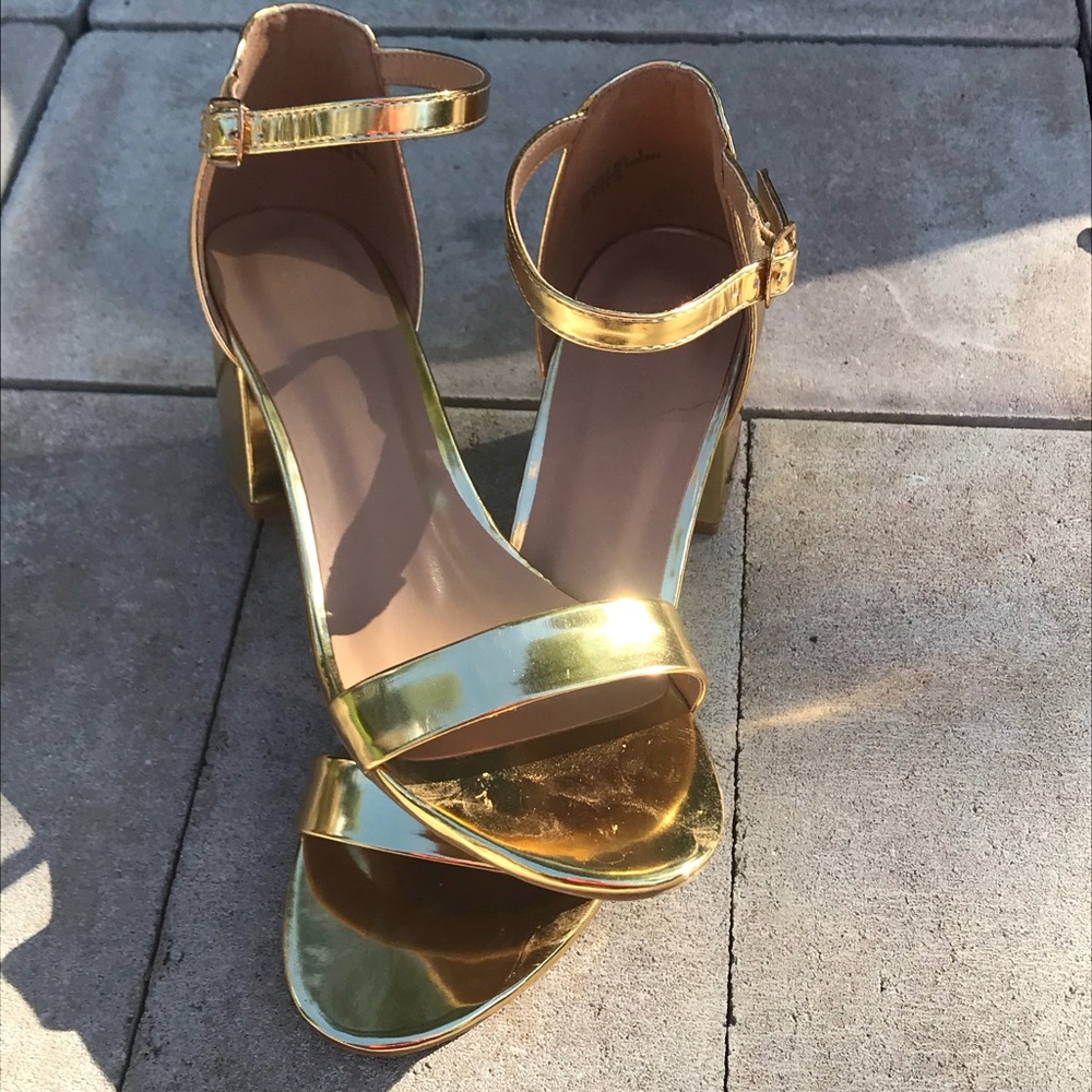 Gold block heel